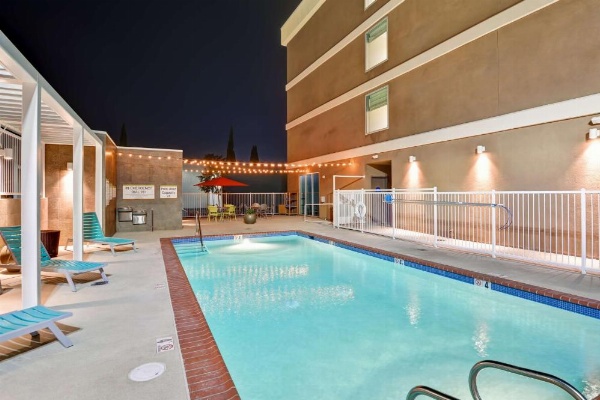 Home2 Suites by Hilton Azusa image 11